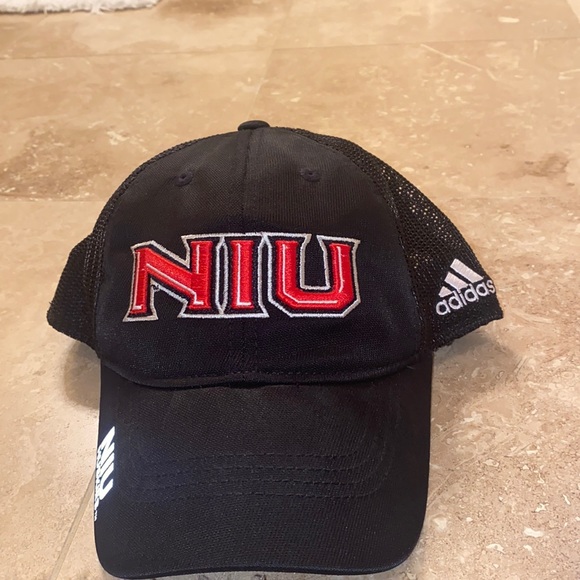 Mens Adidas Sm Niu Trucker Hat 